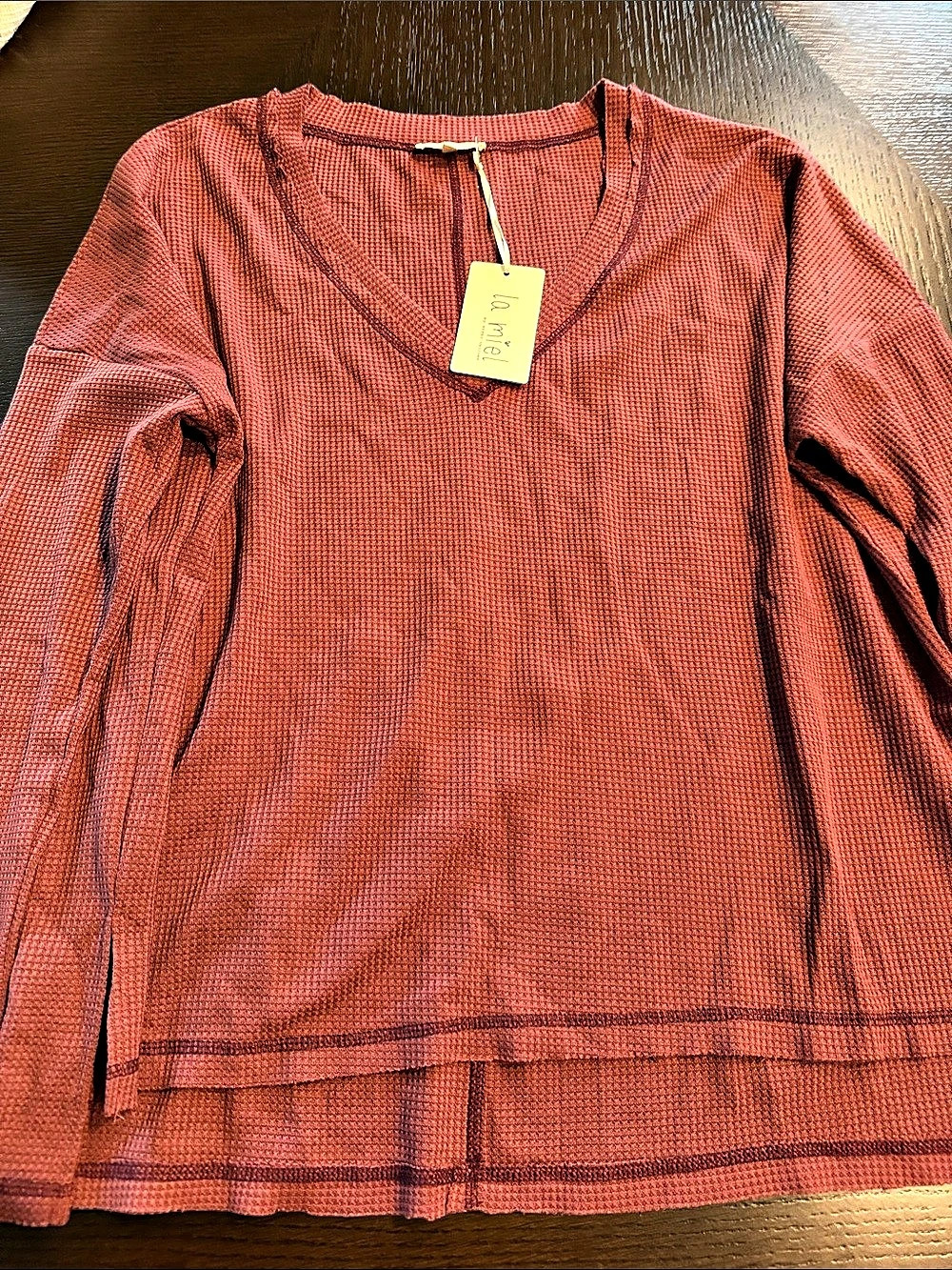 la miel Long Sleeve Textured Top in Red Size Large NWT
